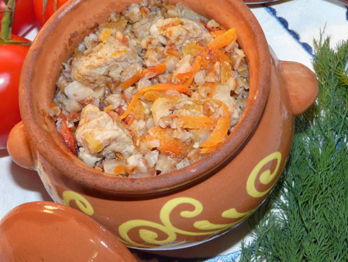Фото блюда: Свинина отварная с овощами в горшочке